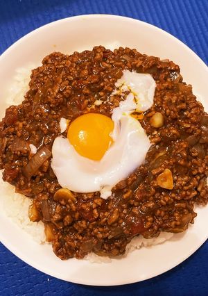 何かに追われて逃げつつ食すキーマカレー-レシピのメイン写真