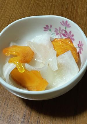 カブと柿の柚子酢和え-レシピのメイン写真
