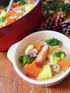 簡単美味♪牛乳仕立てのミルクポトフ-レシピのメイン写真