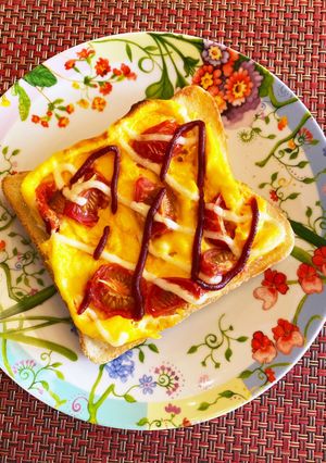 簡単♪レンジでとろとろトマト玉子トースト-レシピのメイン写真