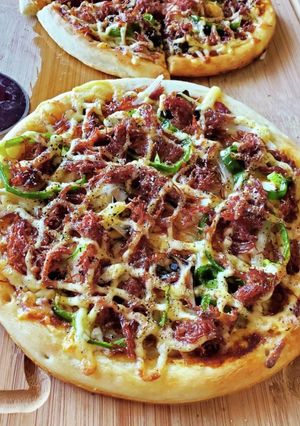 簡単激旨!コンビーフと舞茸のピザ-レシピのメイン写真