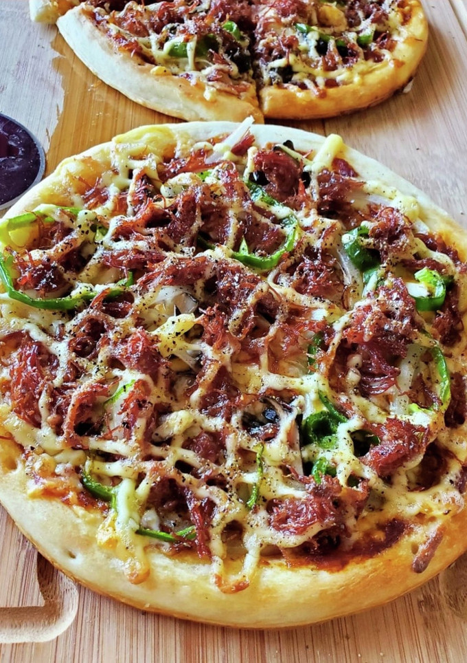 簡単激旨！コンビーフと舞茸のピザ-レシピのメイン写真