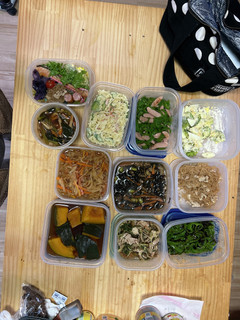 作り置きと少しはみ出た今日のお弁当-レシピのメイン写真