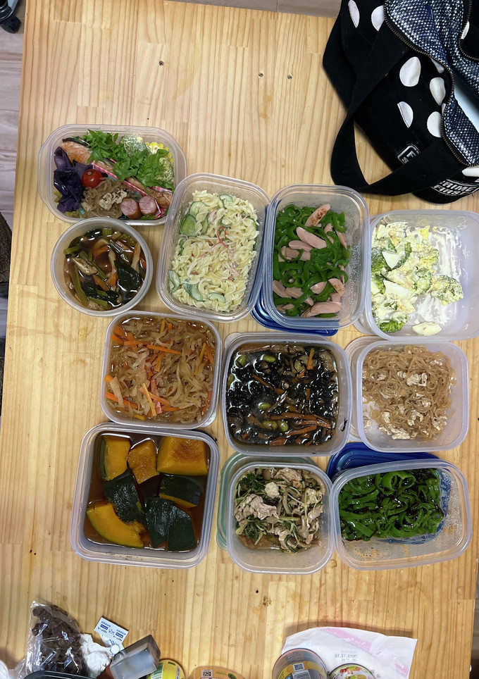 作り置きと少しはみ出た今日のお弁当-レシピのメイン写真