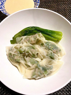 ほうれん草水餃子 濃厚胡麻ダレ-レシピのメイン写真