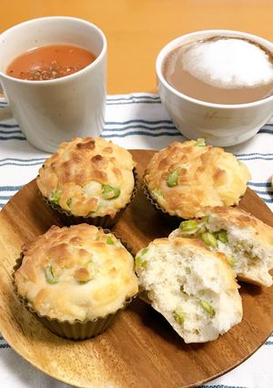 枝豆とチーズのカップパン♪ゴムベラで簡単-レシピのメイン写真