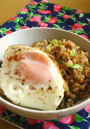 煮魚の残った煮汁でチャーハン-レシピのメイン写真