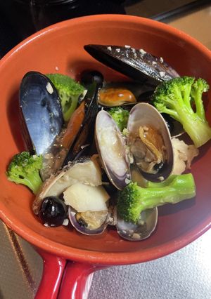 魚介とブロッコリーのアンチョビ蒸し炒め-レシピのメイン写真