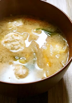 余った野菜で！豚汁風味の肉団子の味噌汁♪-レシピのメイン写真