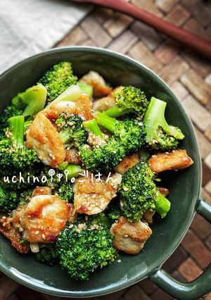 鶏むね肉とブロッコリーのホットサラダ-レシピのメイン写真