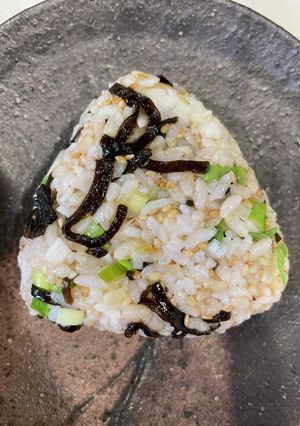 塩昆布と鰹節の絶品おにぎり-レシピのメイン写真