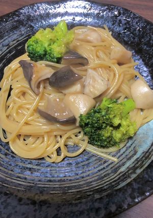 エリンギとブロッコリーのワンパンパスタ-レシピのメイン写真