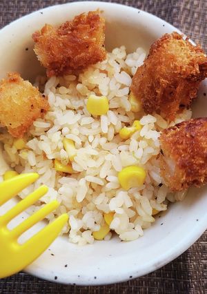 ピラフ風コーン炊き込みご飯エビフライのせ-レシピのメイン写真