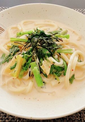 レンジで春菊のキムチチーズクリームうどん-レシピのメイン写真