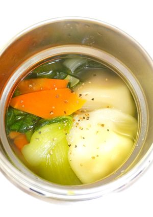 野菜たっぷり中華スープの水餃子-レシピのメイン写真