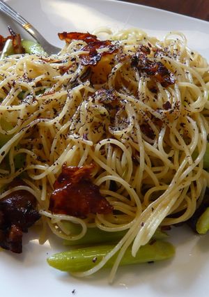 かりかりベーコンとアスパラのゆかりパスタ-レシピのメイン写真