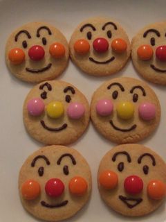 チョコペンで簡単アンパンマンクッキー♪-レシピのメイン写真