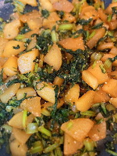 あと1品!ご飯の友にカブの葉丸ごと甘辛煮-レシピのメイン写真