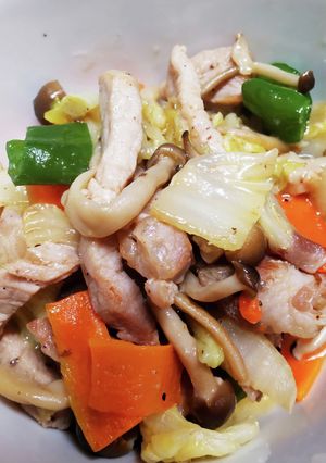 冷蔵庫の余り物でパパッと野菜炒め-レシピのメイン写真