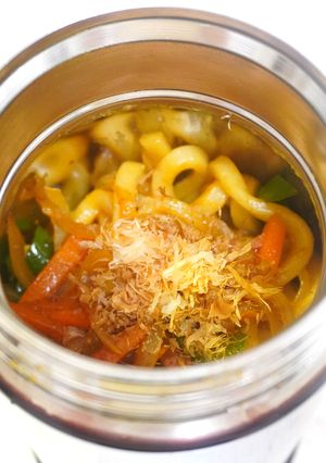 【スープジャー】ピリ辛カレー焼きうどん-レシピのメイン写真