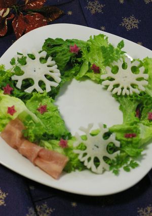 雪の結晶のクリスマスリースサラダ-レシピのメイン写真