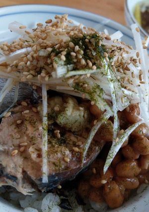 うますぎ!サバ缶どんぶり(゜)#))<<-レシピのメイン写真