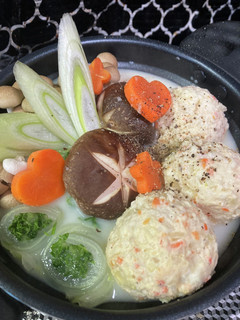 牛乳活用!おっきな肉団子牛乳鍋-レシピのメイン写真