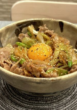 豚肉とネギのにんにくスタミナ丼-レシピのメイン写真