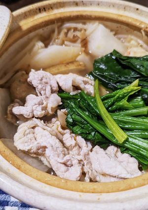 たまには変わり種を！ピリ辛ほうれん草鍋-レシピのメイン写真