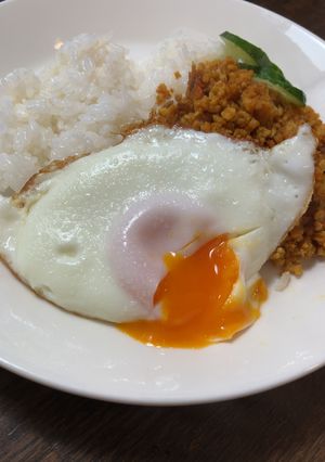 シンプルで美味しい♪とろぷる半熟目玉焼き-レシピのメイン写真