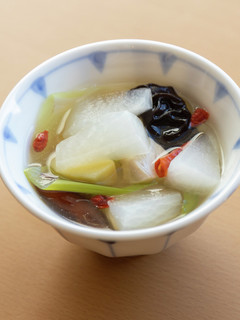 寒い日に♪鶏肉と大根のピリ辛薬膳スープ-レシピのメイン写真