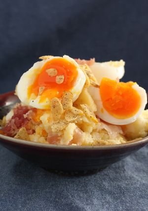 山盛りガーリックチップ★背徳ポテトサラダ-レシピのメイン写真