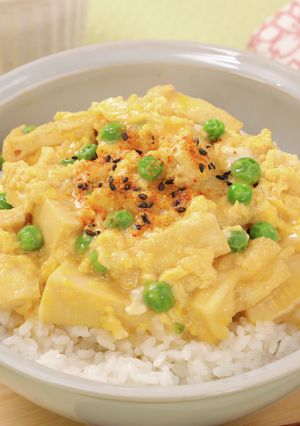グリーンピースとたけのこの卵とじ丼-レシピのメイン写真