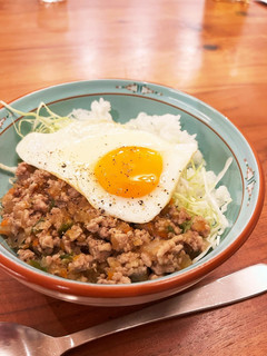 【簡単ご飯】栄養満点♪甘辛ひき肉丼-レシピのメイン写真