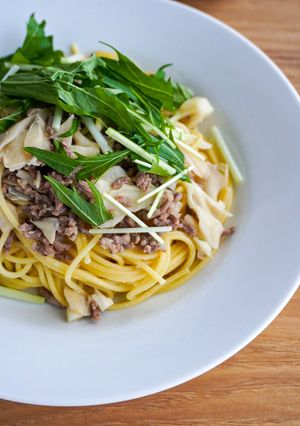 簡単!舞茸とそぼろの和風だしパスタ-レシピのメイン写真