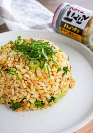 簡単やみつきブロッコリーのガーリック炒飯-レシピのメイン写真