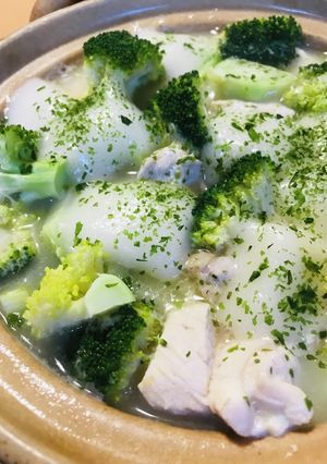 鍋の素活用●餅&豆腐の鶏肉ブロッコリー鍋-レシピのメイン写真