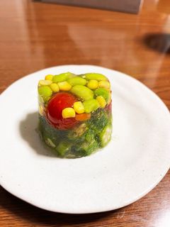 ハート型コンソメジュレサラダ-レシピのメイン写真