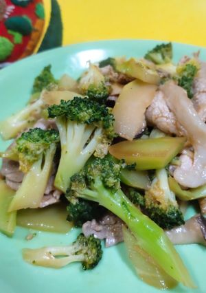 ブロッコリーと豚肉の焼肉炒め-レシピのメイン写真