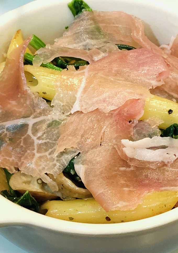 ほうれん草ときのこのパスタを生ハムで-レシピのメイン写真