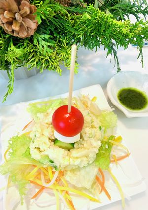 クリスマスにカプレーゼ風ピンチョスサラダ-レシピのメイン写真