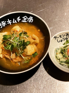 豚キムチ鍋×サーモンわさびしょうゆマヨ-レシピのメイン写真
