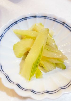 〈大量消費〉セロリ好きのサッパリ浅漬け-レシピのメイン写真