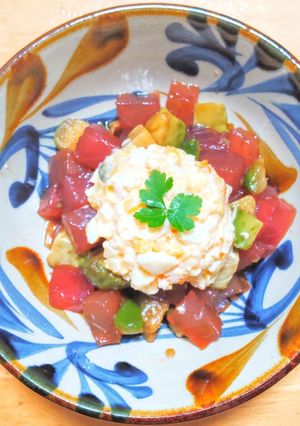 マグロと冷凍アボカドのタルタルソース乗せ-レシピのメイン写真