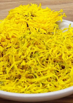 フードドライヤーでつくる干し菊-レシピのメイン写真