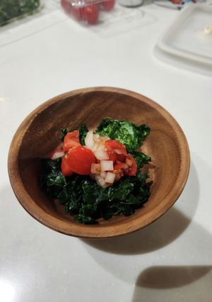 ケールサラダトマト玉ねぎドレッシング-レシピのメイン写真