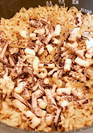 炊飯器でイカ飯！イカの炊き込みごはん♡-レシピのメイン写真