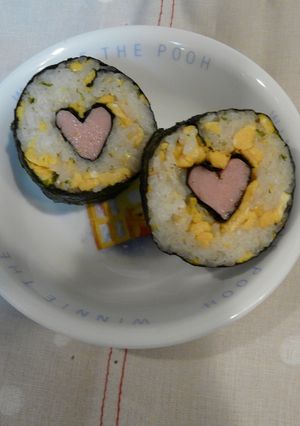 ピンクハートの巻き寿司　キャラ弁-レシピのメイン写真