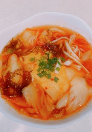 酸っぱ辛いが旨！もずく酢キムチチゲスープ-レシピのメイン写真
