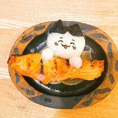 รูปของ ハチワレ　大根おろし　キャラ弁